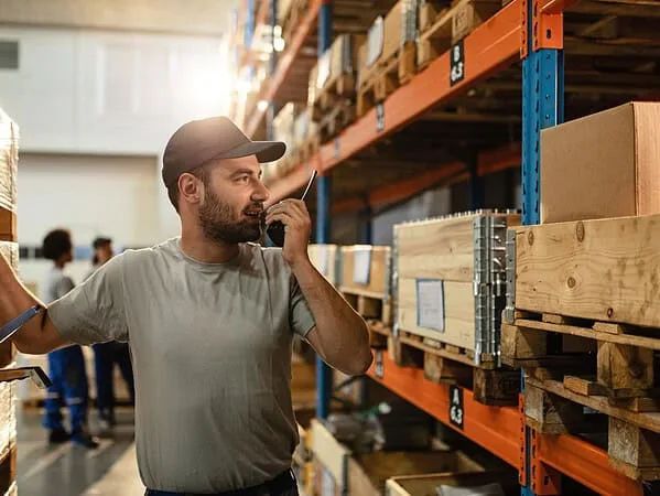 The Role of RFID Tracking Solutions in Retail Customer Experiences & Asset Tracking
